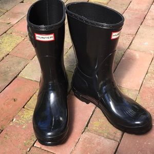 Hunter rain boots. Black, short - size 7 medium